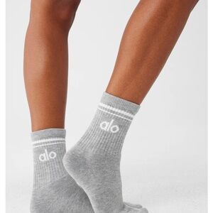 ALO Yoga Happy crew throwback sock, u used size medium brand new